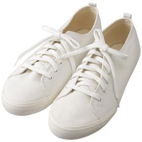 It’s On Sale: Muji “Good Fit” Sneakers